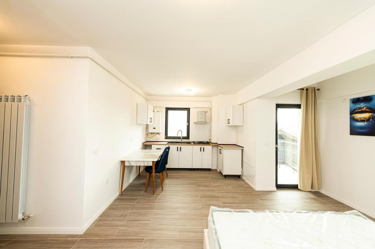 Apart Hotel Fusion Tower Яссы Экстерьер фото